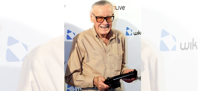 Stan Lee, Fatal1ty, and Altair Check out the Wikipad Gaming Tablet at E3