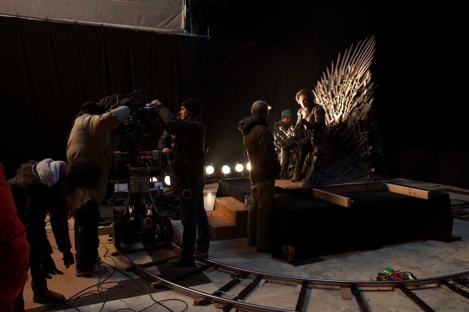 Game of Thrones: 50 Awesome Behind-the-Scenes Photos