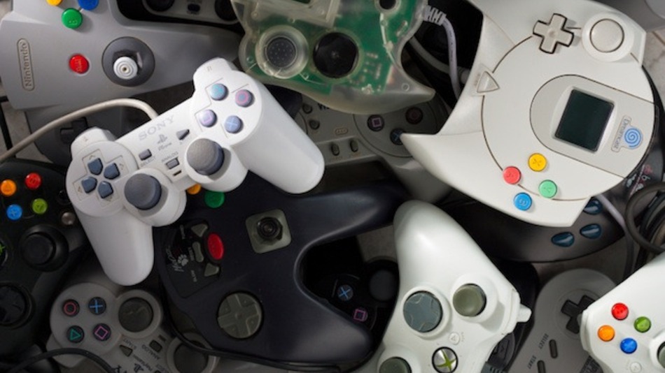 The 10 Worst Video Game Controllers Ever Designed