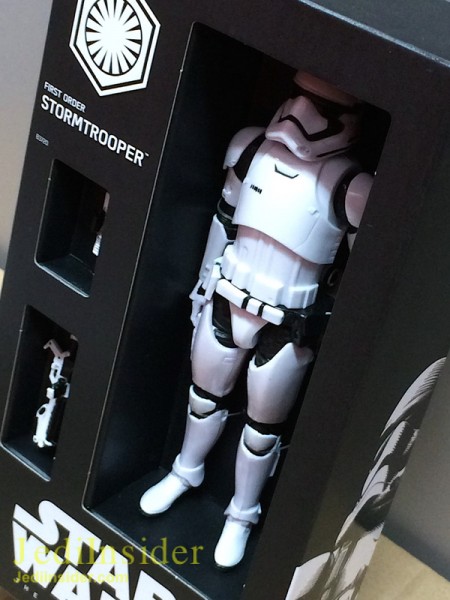 The_Black_Series_6_Inch_Force_Awakens_First_Order_Stormtrooper04__scaled_600
