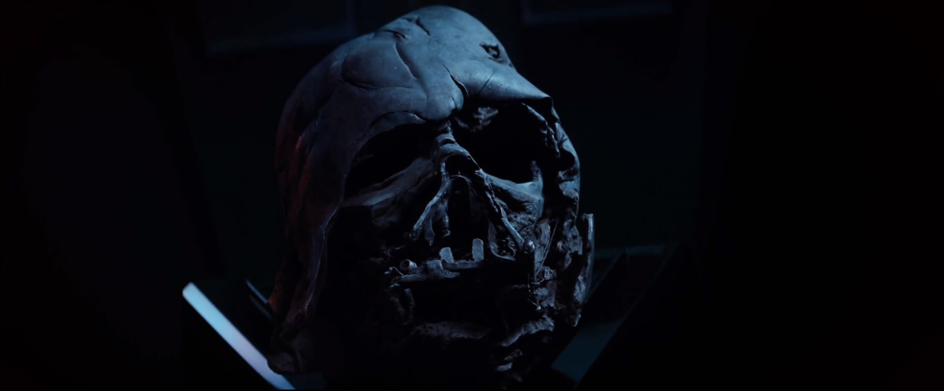 Star Wars: The Force Awakens - Why Is Kylo Ren Obsessed With Darth Vader?